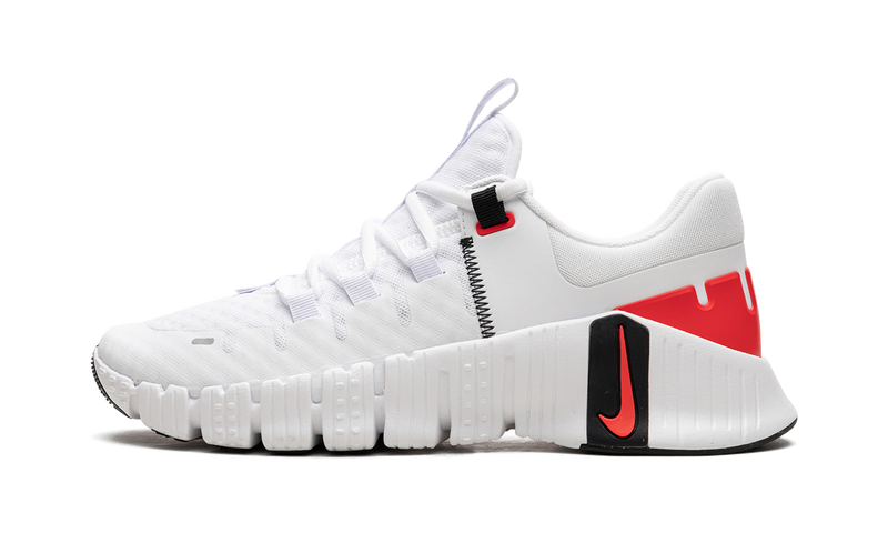 Nike Free Metcon 5 Men's Training Shoe – White/Bright Crimson (DV3949-100)