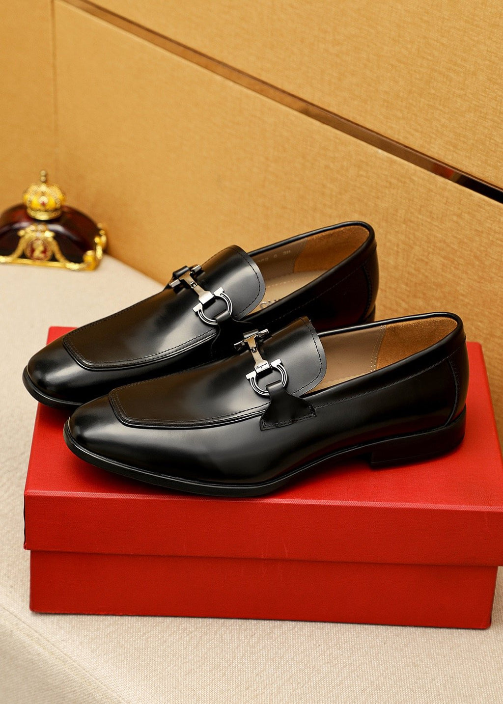 Salvatore Ferragamo Men's Black Buckle Loafers - Low-Profile Sole